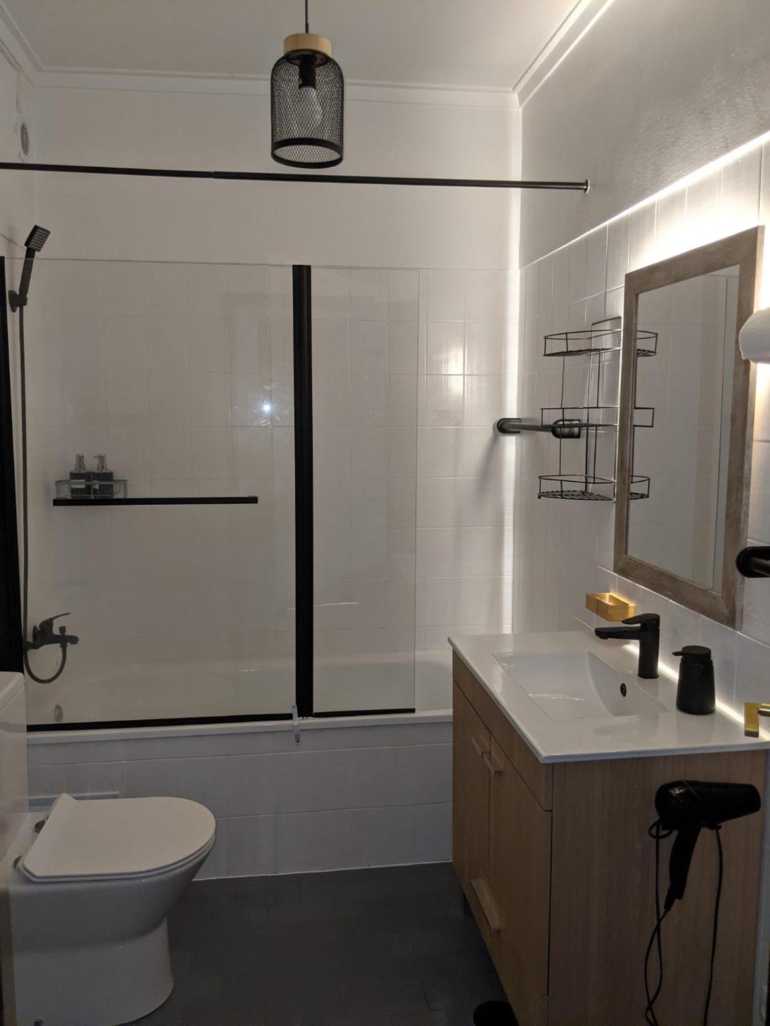 Rooms 10 Mins Walk From Train Station! Agualva-Cacem Luaran gambar