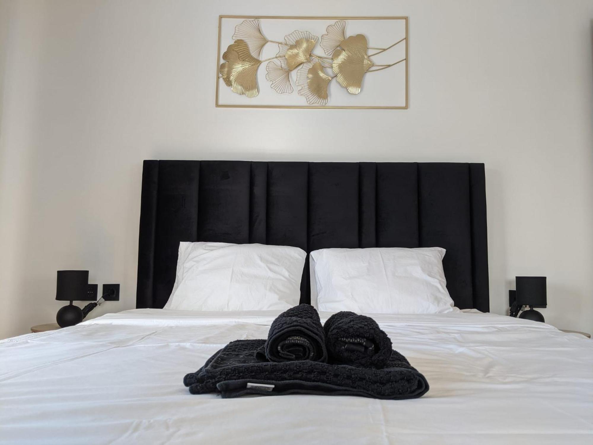 Rooms 10 Mins Walk From Train Station! Agualva-Cacem Luaran gambar