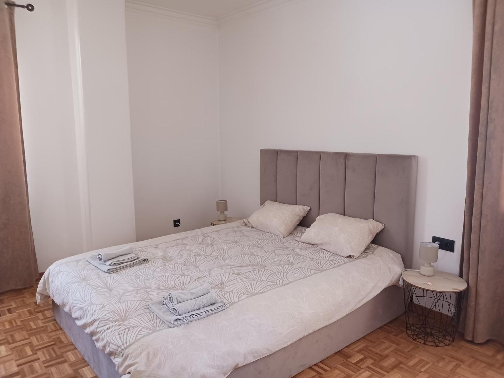 Rooms 10 Mins Walk From Train Station! Agualva-Cacem Luaran gambar